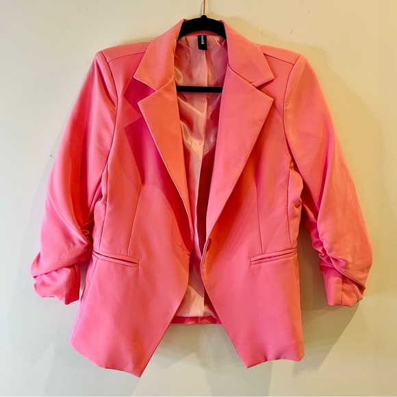 Venti6 | Bubblegum Pink, Ruched Cropped Sleeve Blazer - Picture 2 of 7